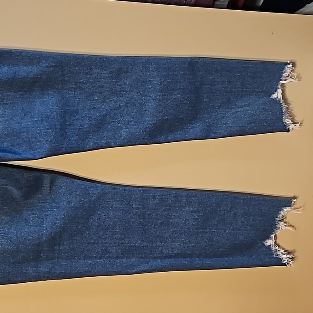NWT Good American High-Rise Skinnyish Fit High-Rise Jeans - Picture 7 of 13